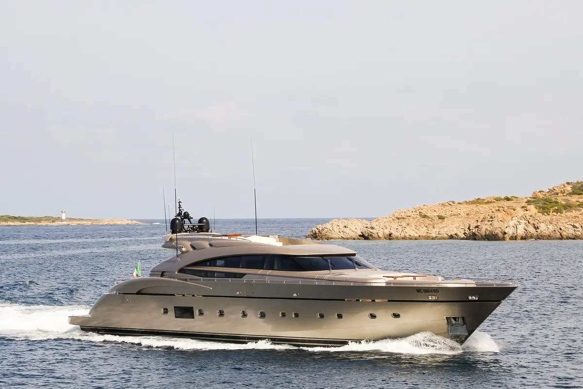 AB Yachts 116, внешний вид — Cannes Yachst hire, Канны. AB Yachts 116 — 36m