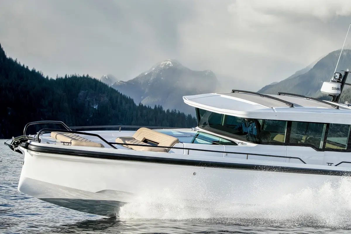 Axopar 37, главная палуба — Cannes Yachst hire, Канны. Axopar 37 — 11.5m