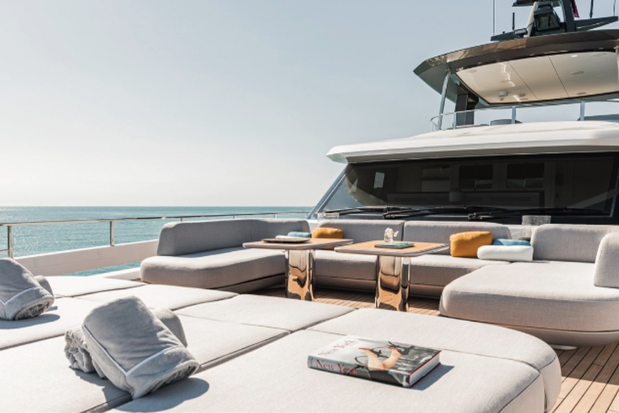 Azimut 116