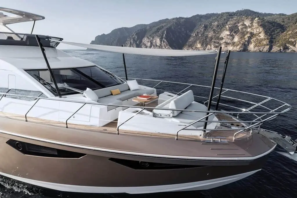 Azimut 60, aft deck — Cannes Yachst hire, Cannes. Azimut 60 — 18.5m