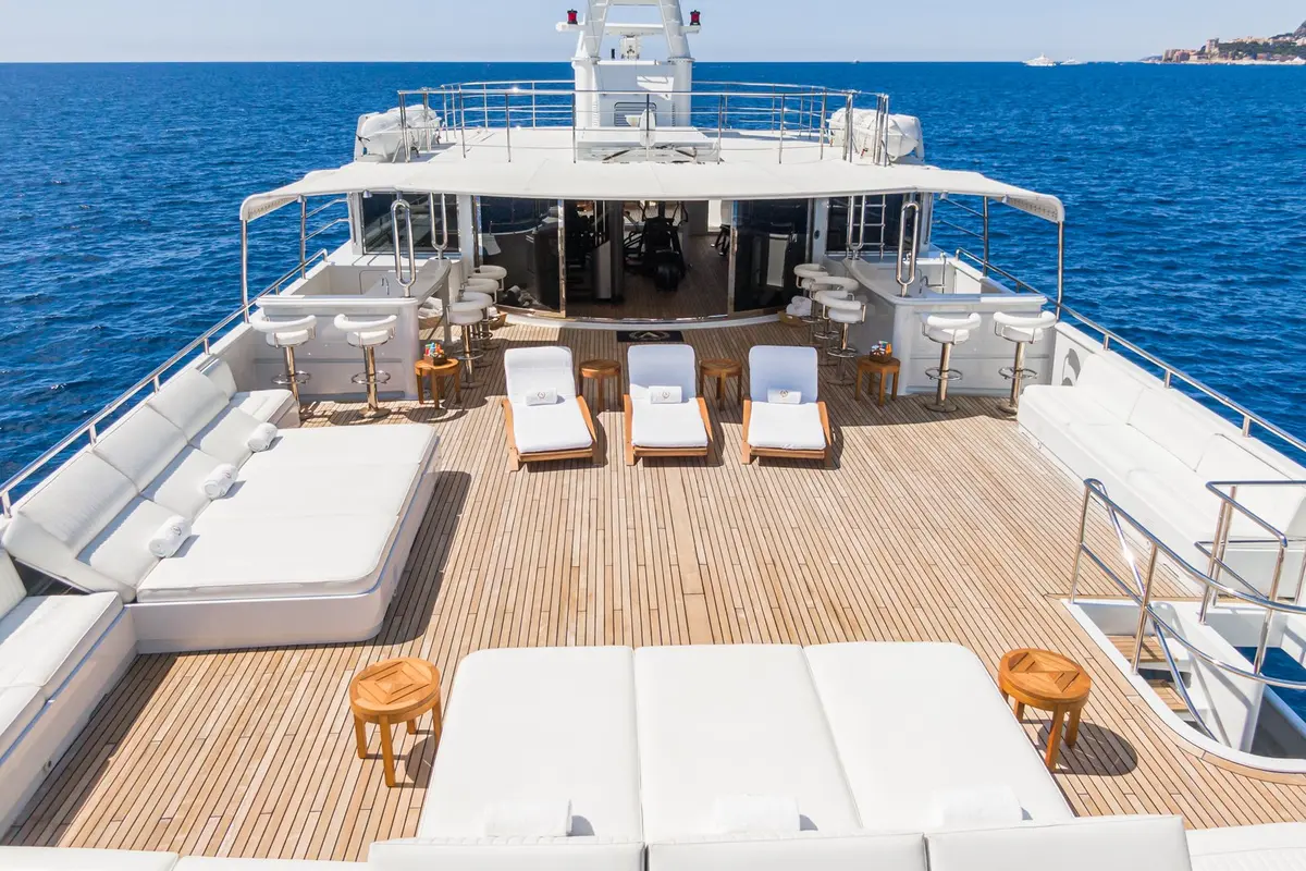 Apogee, master cabin — Cannes Yachst hire, Cannes. Apogee — 62.5m