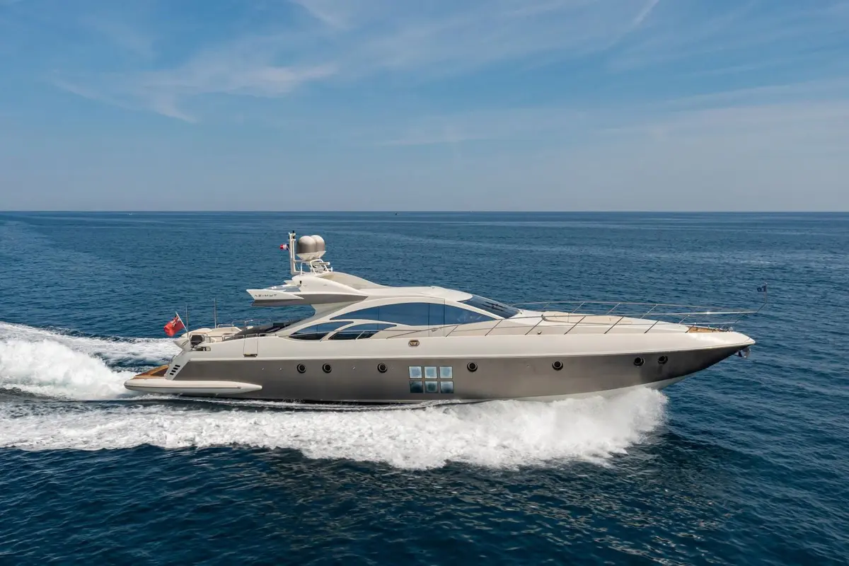 Cranchi A46, master cabin — Cannes Yachst hire, Cannes. Cranchi A46 — 14m