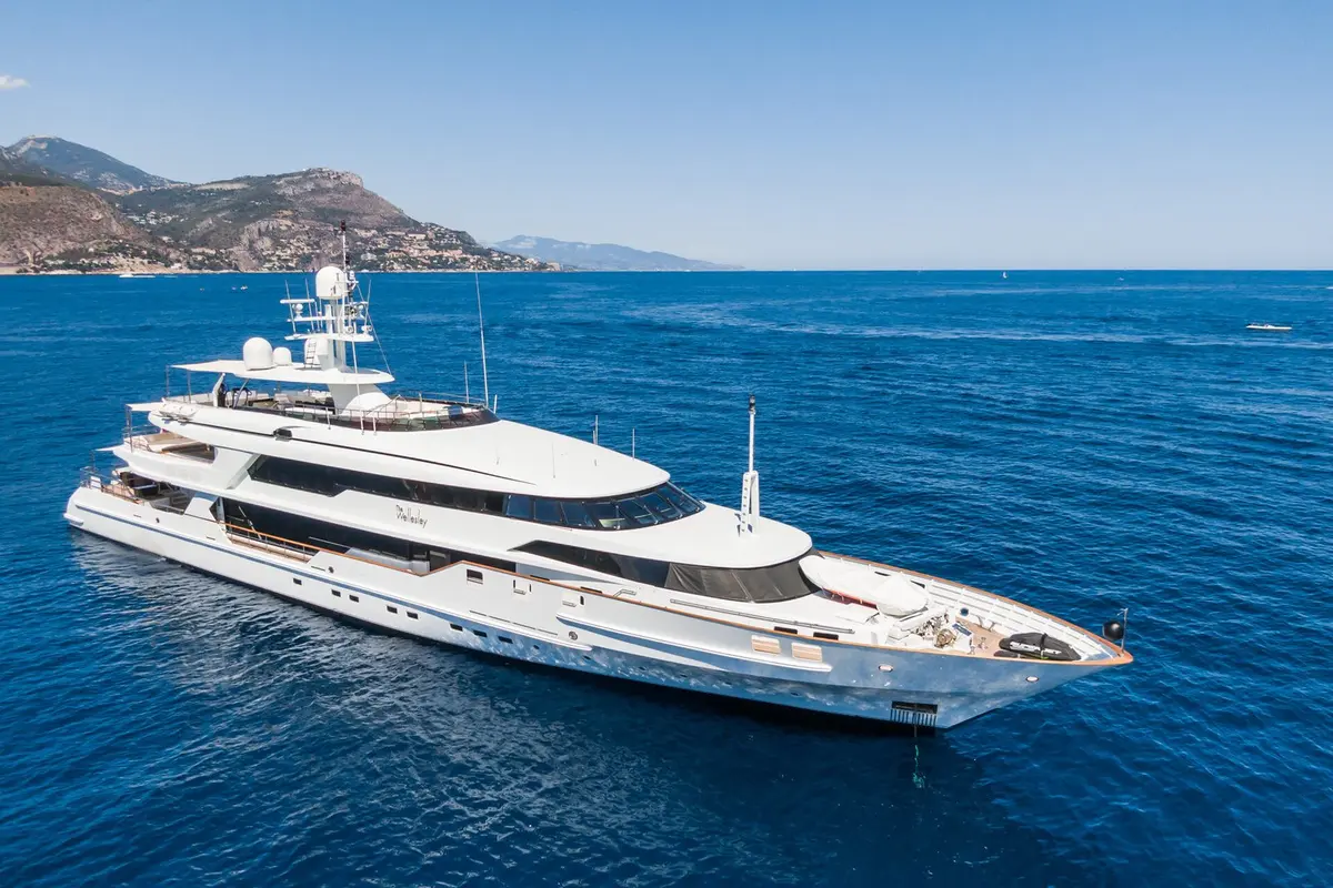 Cranchi A46, flybridge — Cannes Yachst hire, Cannes. Cranchi A46 — 14m