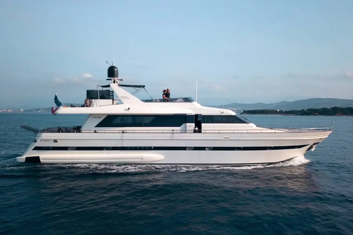 Falcon 80S, exterior — Cannes Yachst hire, Cannes. Falcon 80S — 24m