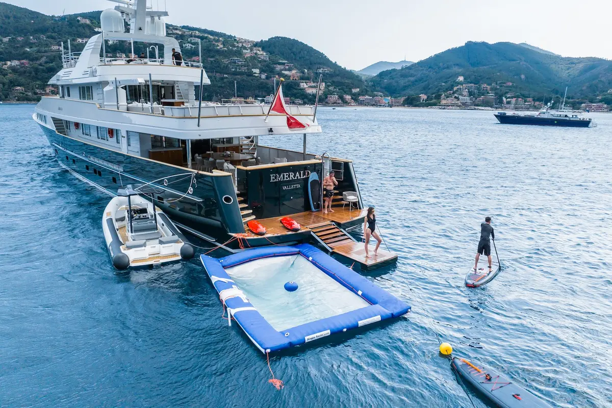 Emerald, salon — Cannes Yachst hire, Cannes. Emerald — 50m
