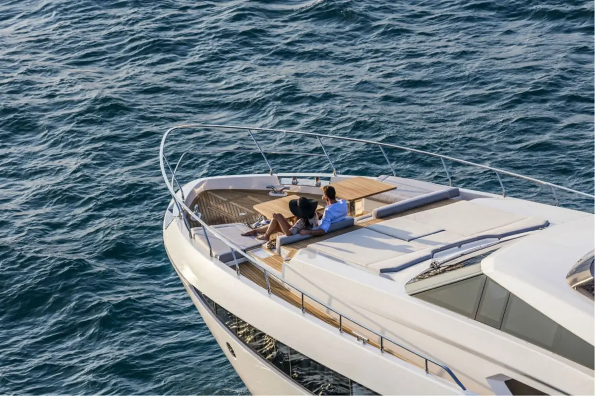 Ferretti 920