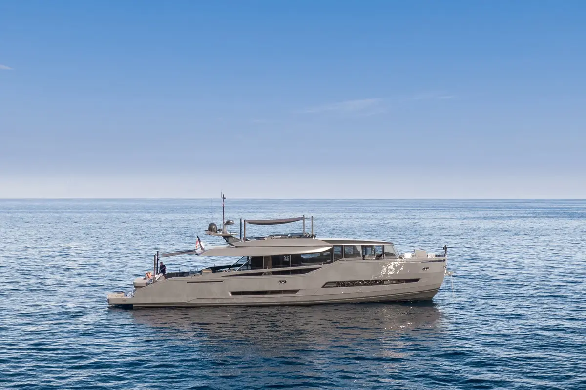 Extra 86, main deck — Cannes Yachst hire, Cannes. Extra 86 — 26m
