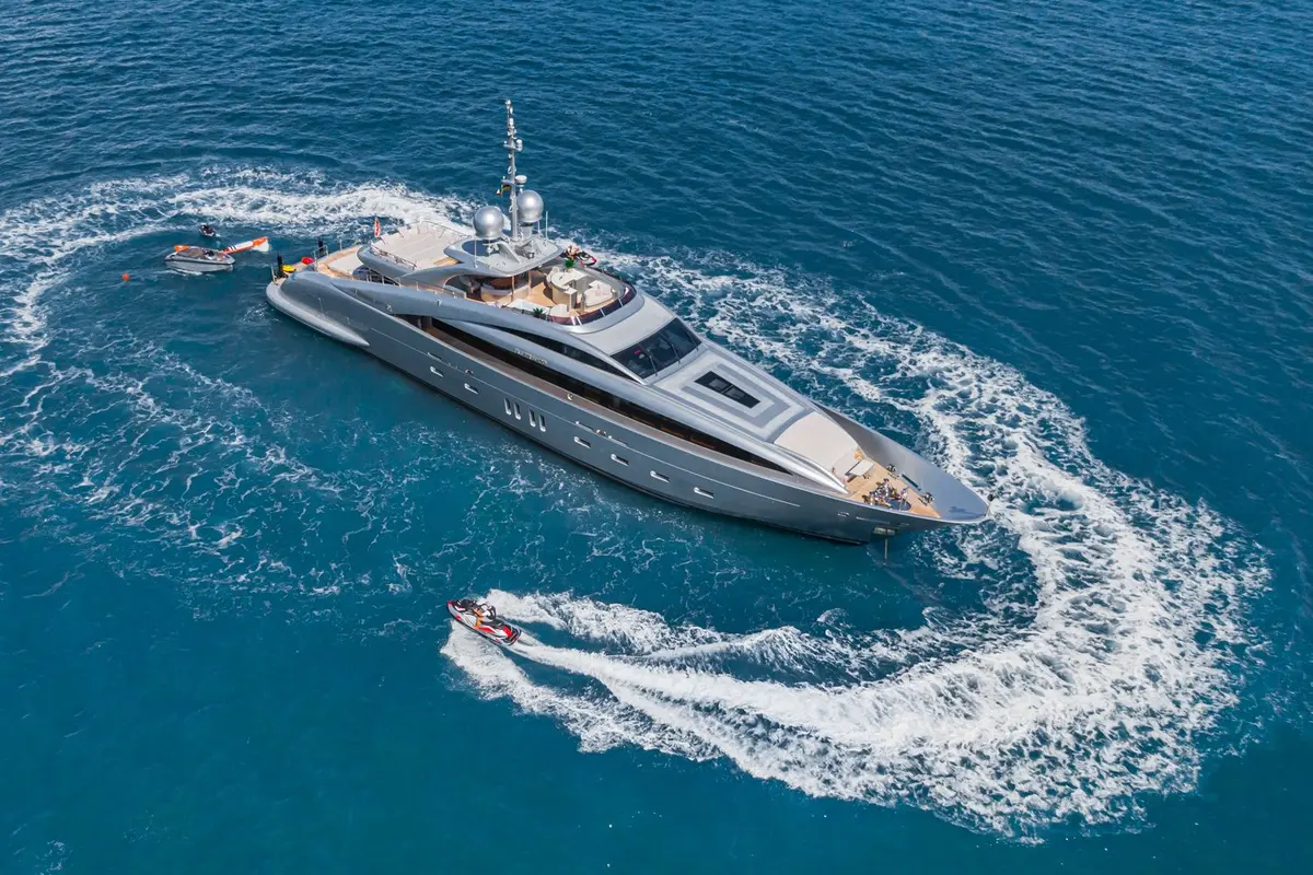 Silver Wind, main deck — Cannes Yachst hire, Cannes. Silver Wind — 44m