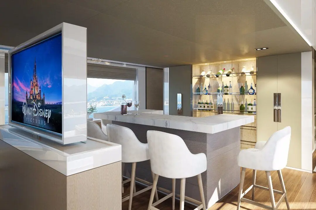 Majesty 100, кормовая палуба — Cannes Yachst hire, Канны. Majesty 100 — 32m