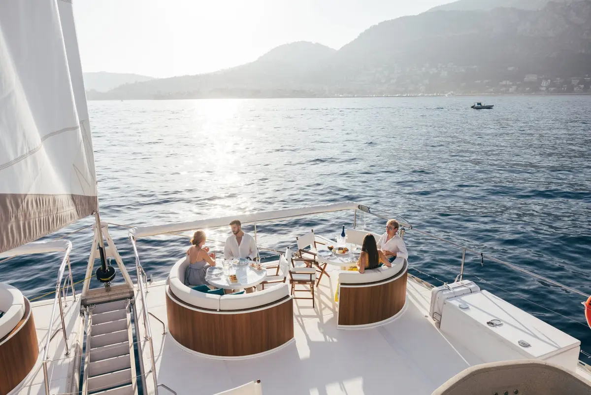 Manana Yacht, flybridge — Cannes Yachst hire, Cannes. Manana Yacht — 20.8m