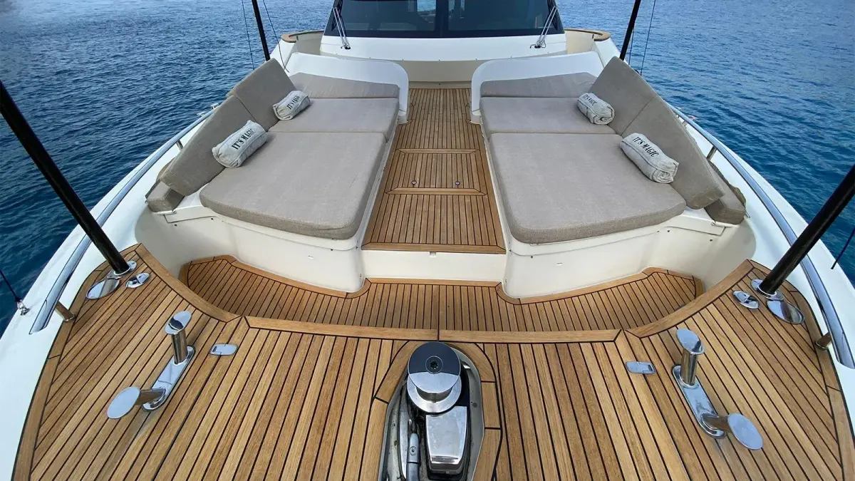 MCY66, salon — Cannes Yachst hire, Cannes. MCY66 — 20m