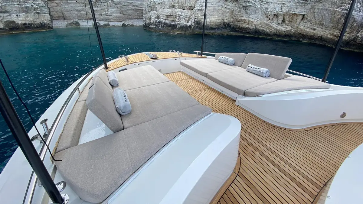 MCY66, master cabin — Cannes Yachst hire, Cannes. MCY66 — 20m