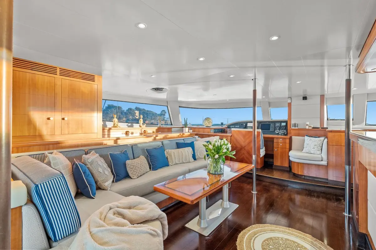 Moby-Dick, главная каюта — Cannes Yachst hire, Канны. Moby-Dick — 20m