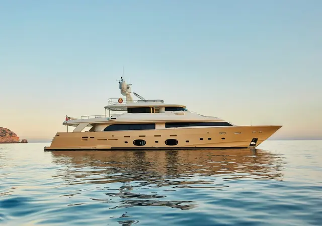 Navetta 33 — Cannes Yachst hire, Канны