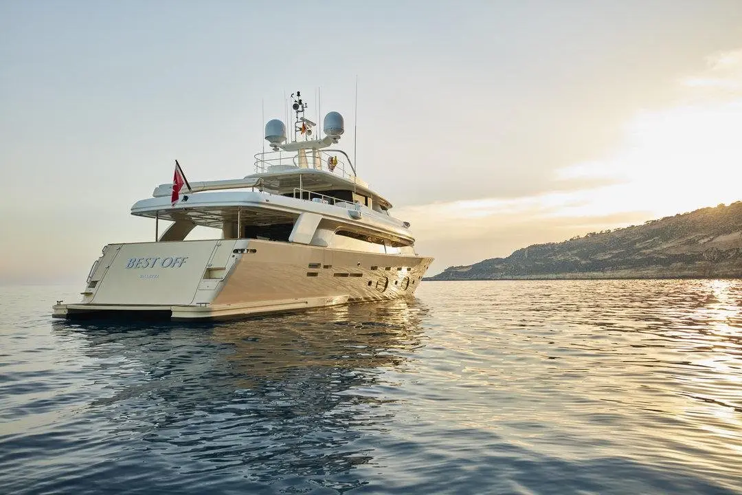 Navetta 33, cubierta principal — Cannes Yachst hire, Cannes. Navetta 33 — 33m