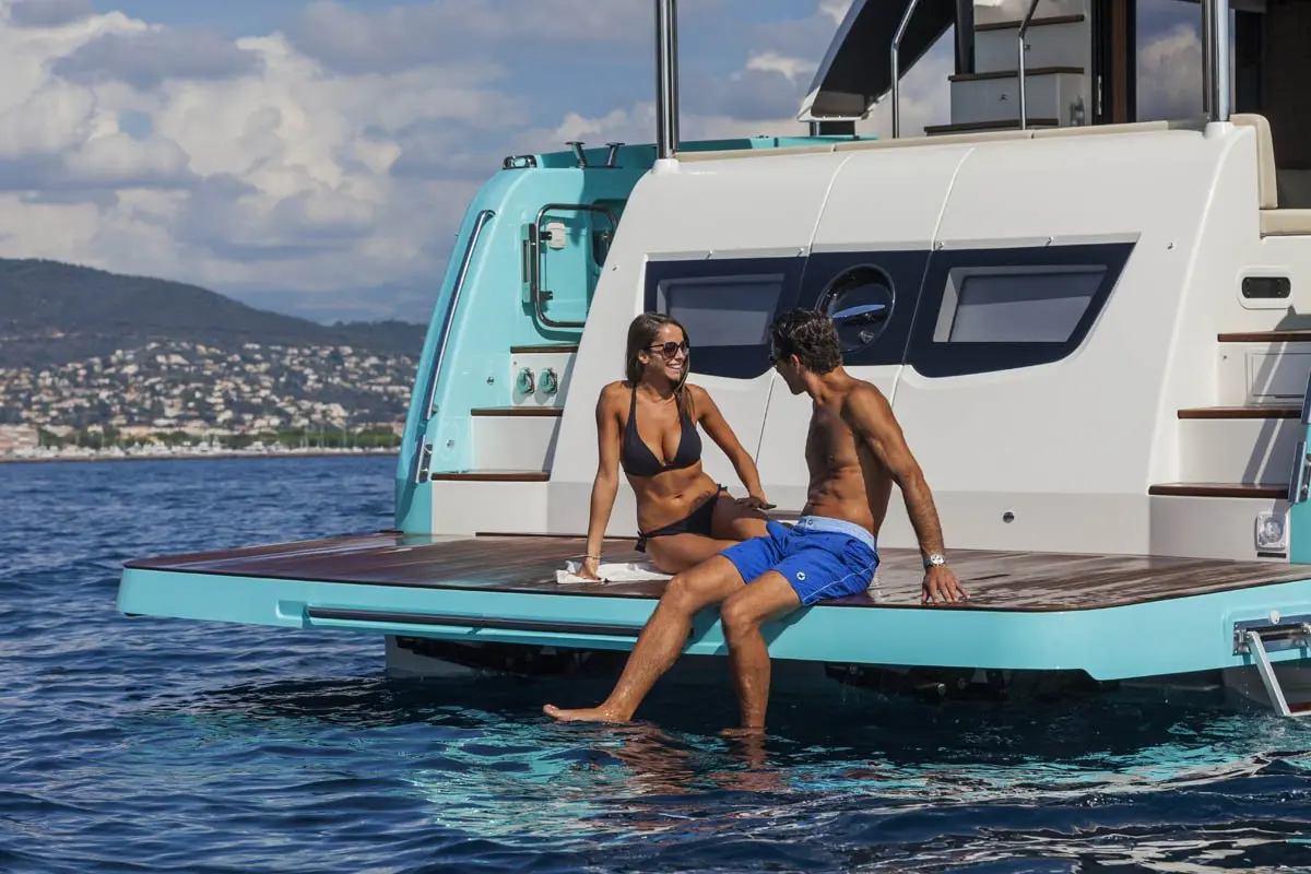 Navetta 58, salon — Cannes Yachst hire, Cannes. Navetta 58 — 17m