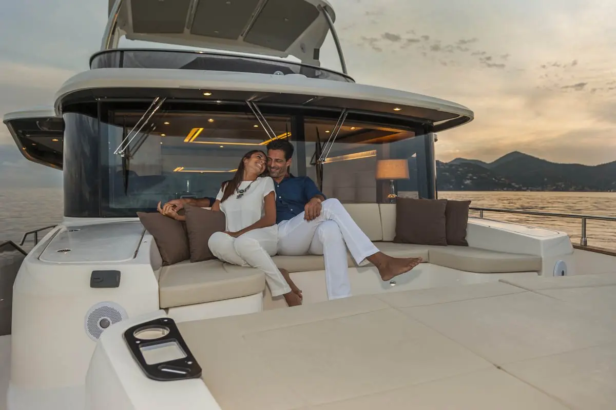 Navetta 58, flybridge — Cannes Yachst hire, Cannes. Navetta 58 — 17m