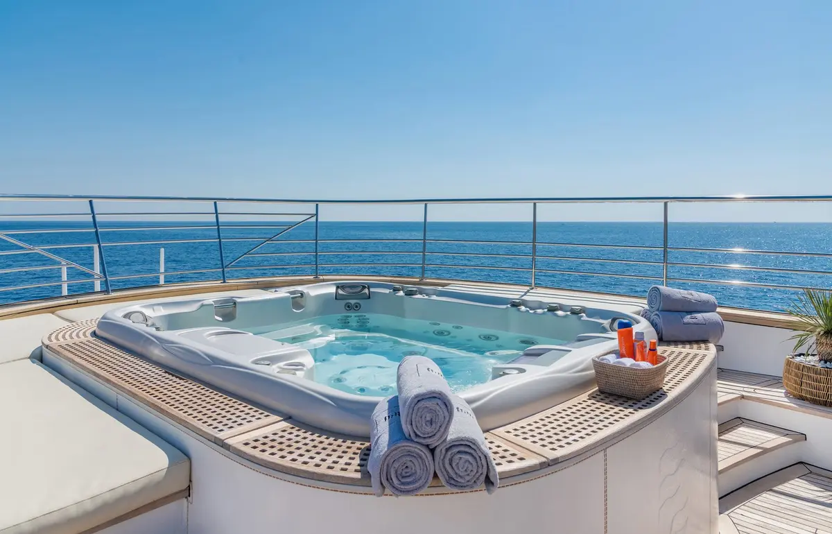 Philip Zepter 50m, master cabin — Cannes Yachst hire, Cannes. Philip Zepter 50m — 50m