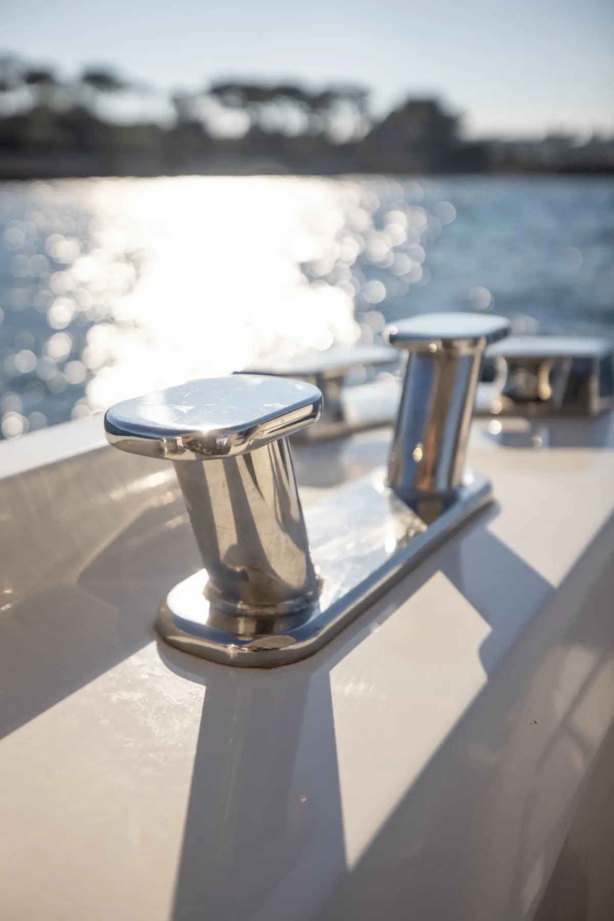 Prestige 680s, главная каюта — Cannes Yachst hire, Канны. Prestige 680s — 21.4m