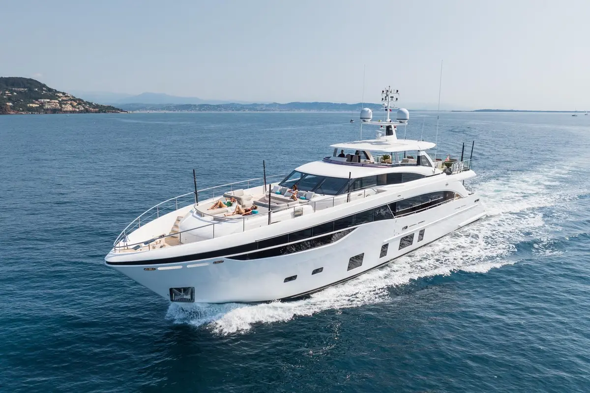 Princess 35M, master cabin — Cannes Yachst hire, Cannes. Princess 35M — 35m