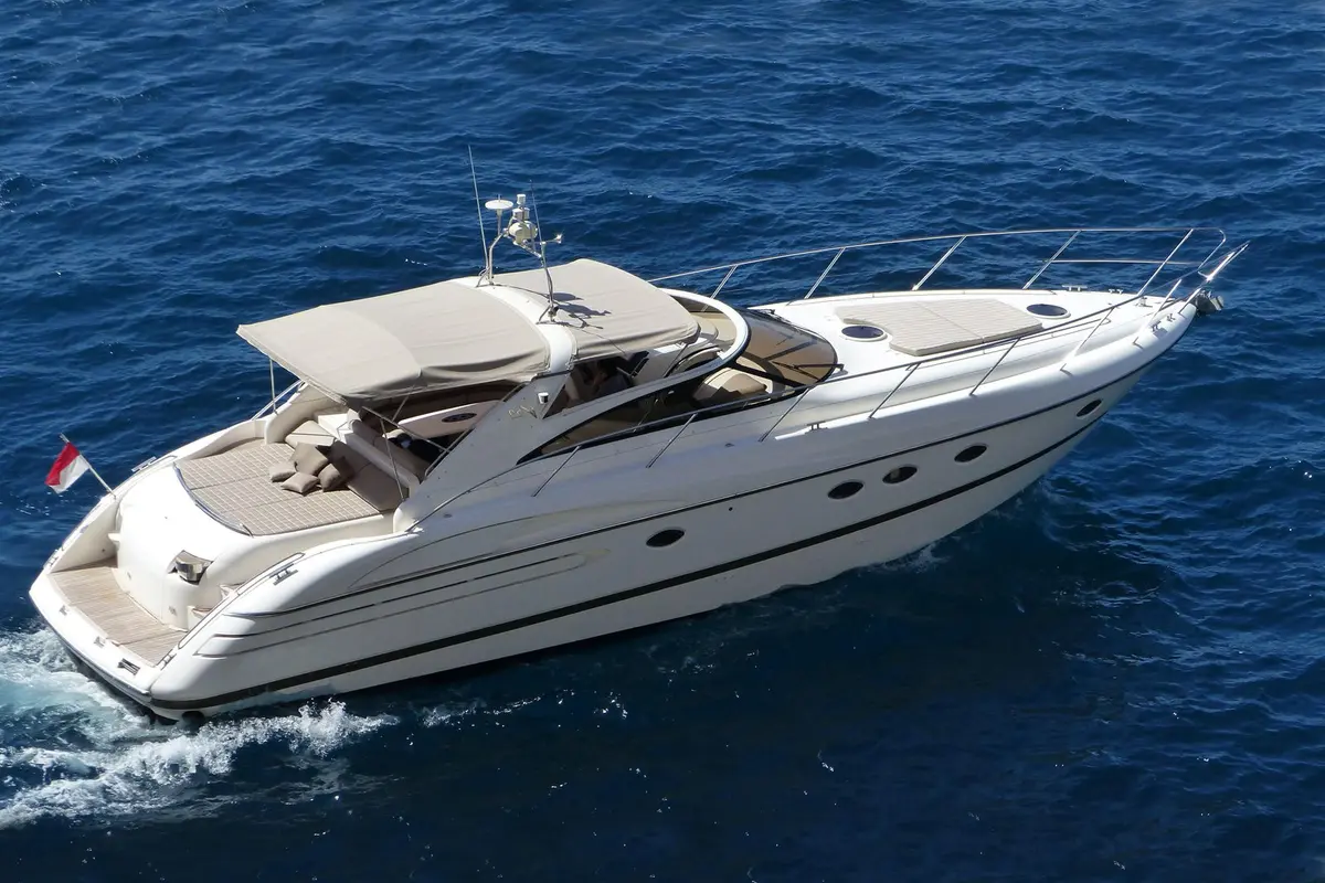 Princess 50, salon — Cannes Yachst hire, Cannes. Princess 50 — 15.5m