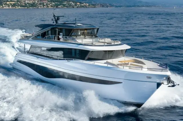 Princess Y80 — Cannes Yachst hire, Канны