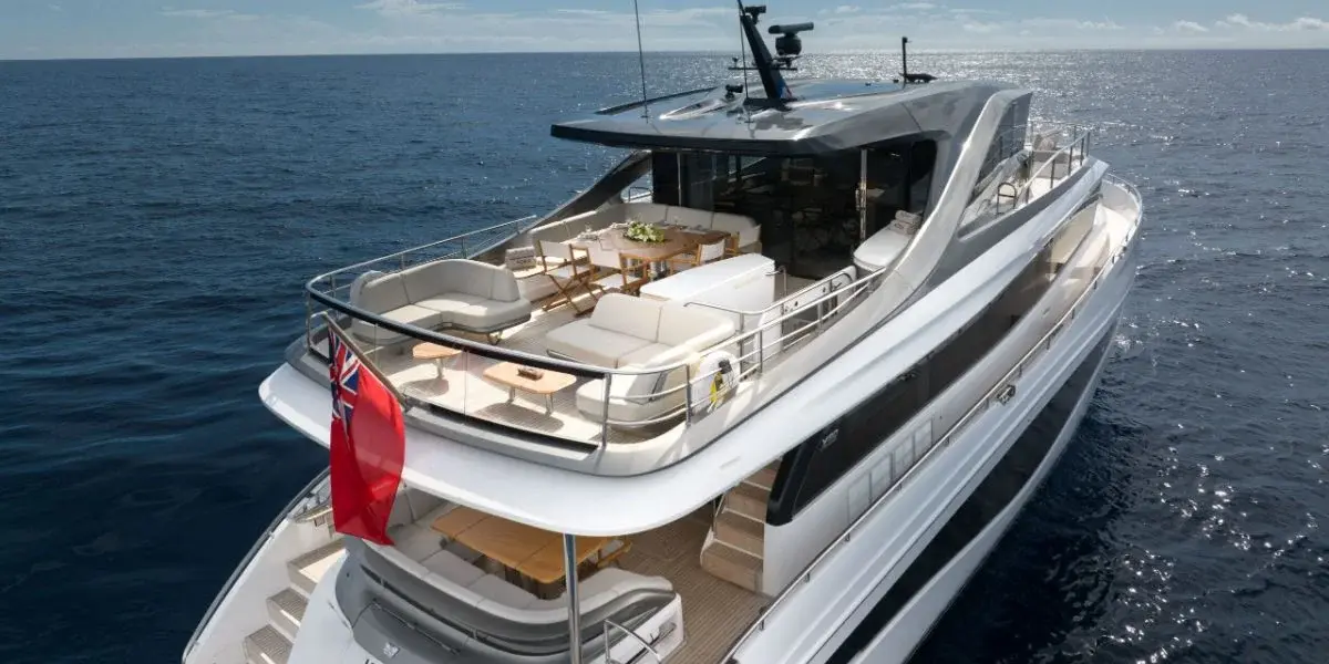 Princess Y80, главная палуба — Cannes Yachst hire, Канны. Princess Y80 — 25m