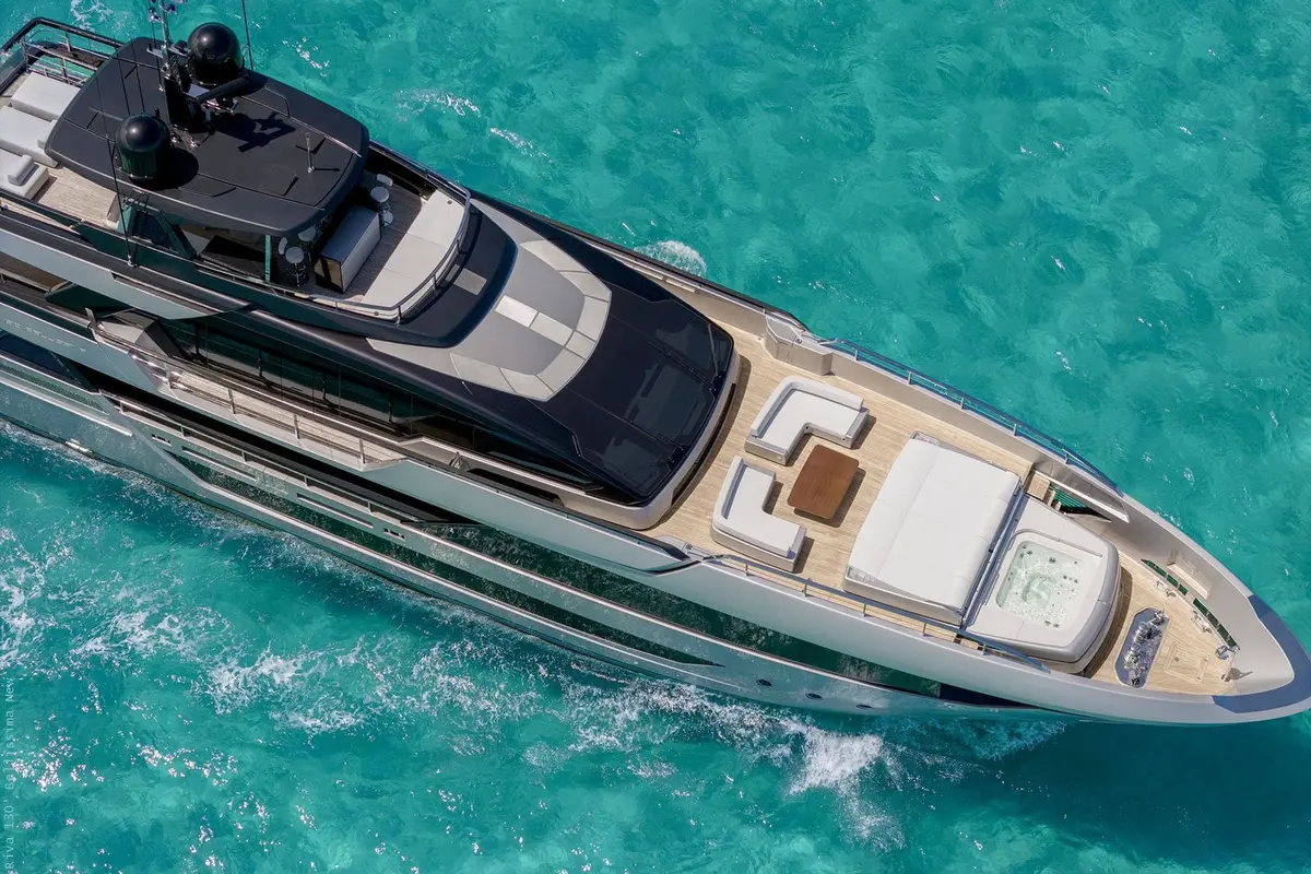 Riva 130, salon — Cannes Yachst hire, Cannes. Riva 130 — 40m