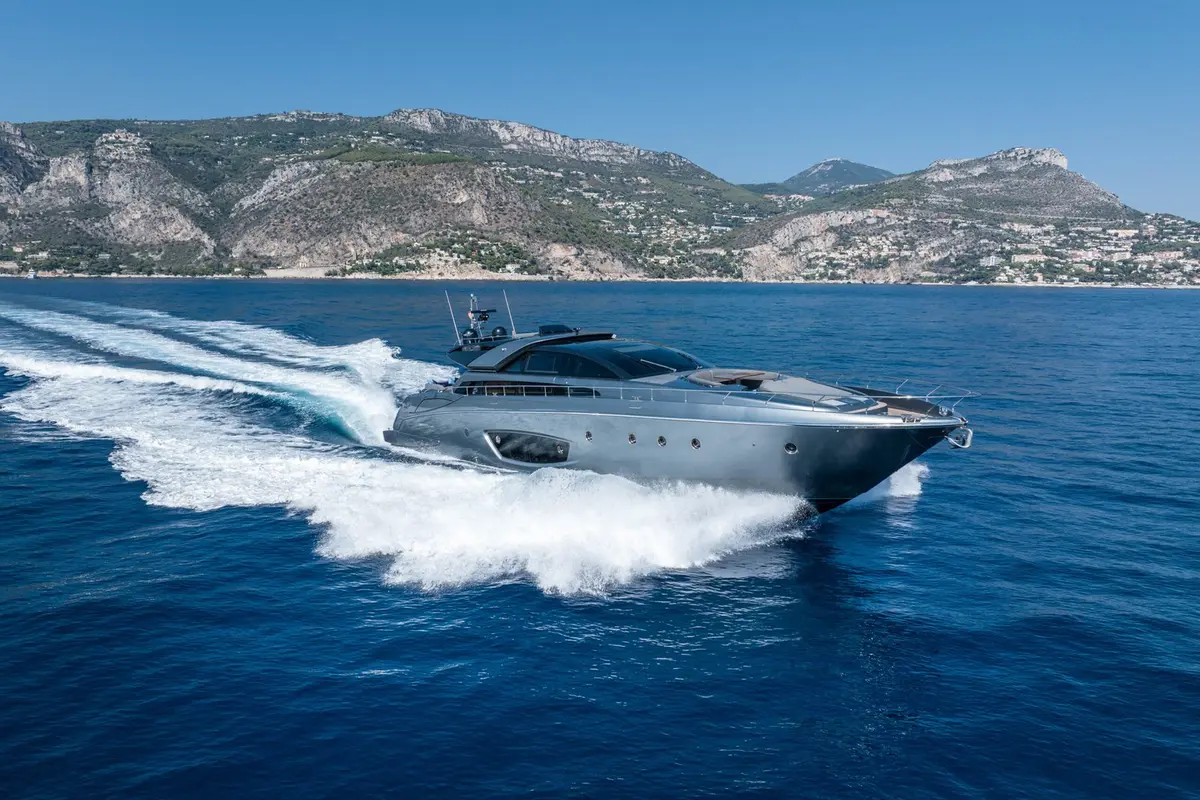 Riva 86 Domino, exterior — Cannes Yachst hire, Cannes. Riva 86 Domino — 26m