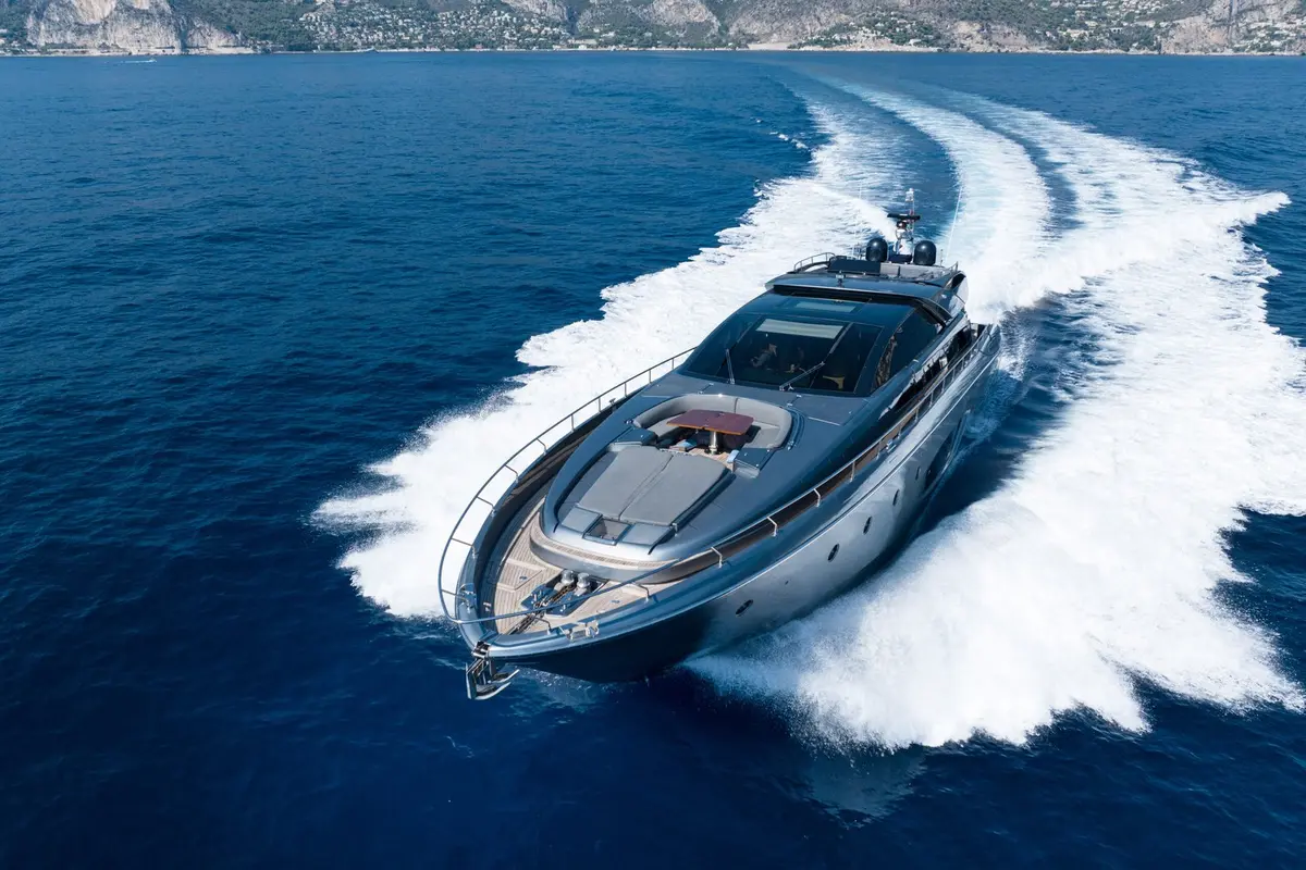 Riva 86 Domino, aft deck — Cannes Yachst hire, Cannes. Riva 86 Domino — 26m
