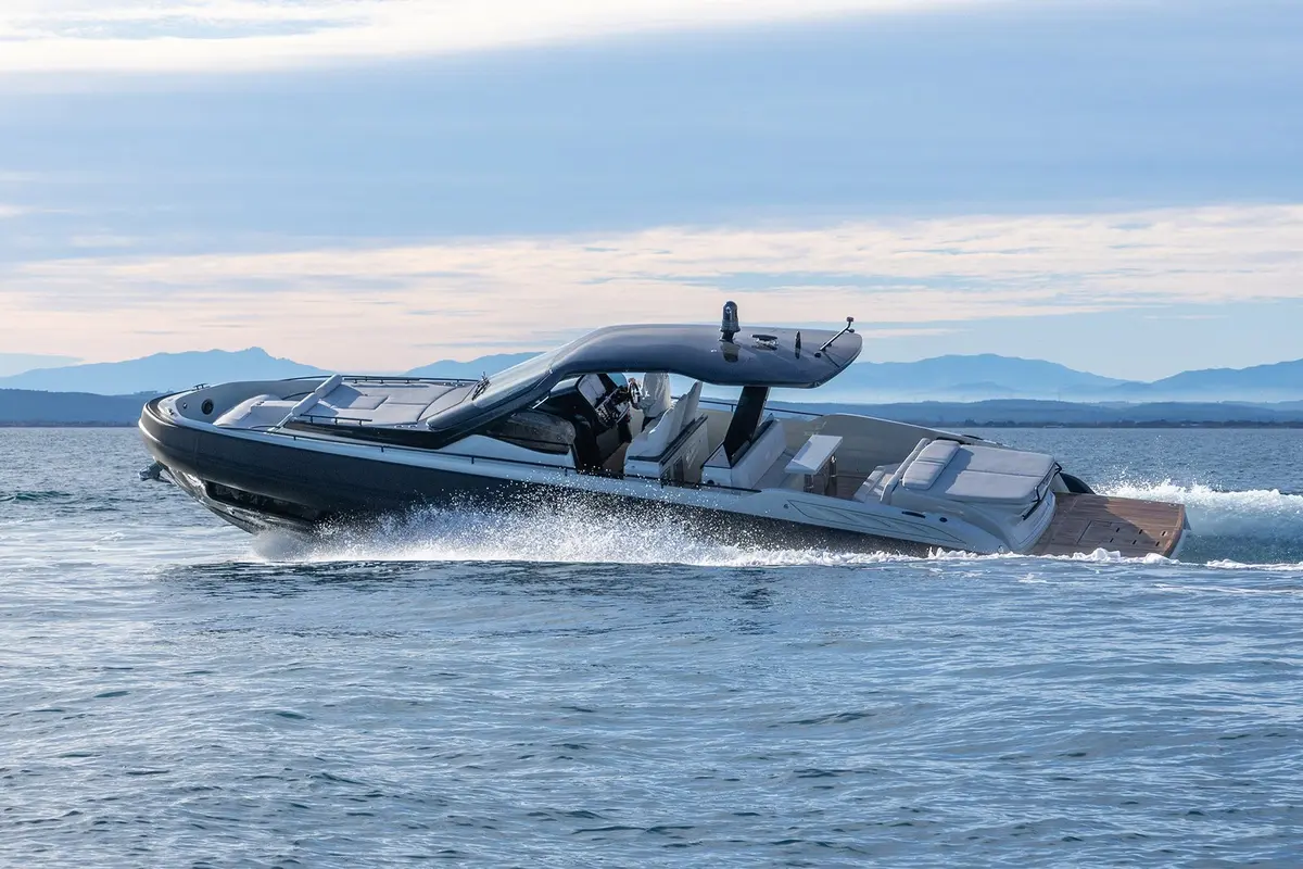 Sacs 47, внешний вид — Cannes Yachst hire, Канны. Sacs 47 — 14m