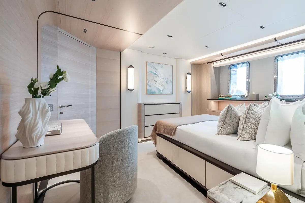 M, salon — Cannes Yachst hire, Cannes. M — 47m