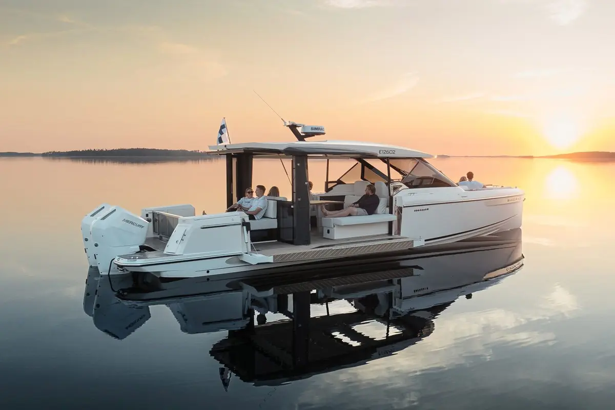 Saxdor 400 GTO, внешний вид — Cannes Yachst hire, Канны. Saxdor 400 GTO — 12.4m