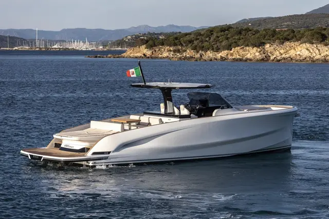 Solaris 44 — Cannes Yachst hire, Канны