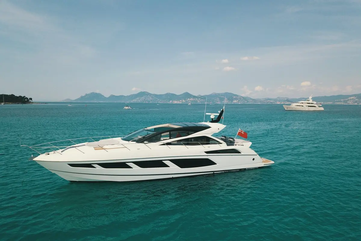 Sunseeker 68, exterior — Cannes Yachst hire, Cannes. Sunseeker 68 — 22m