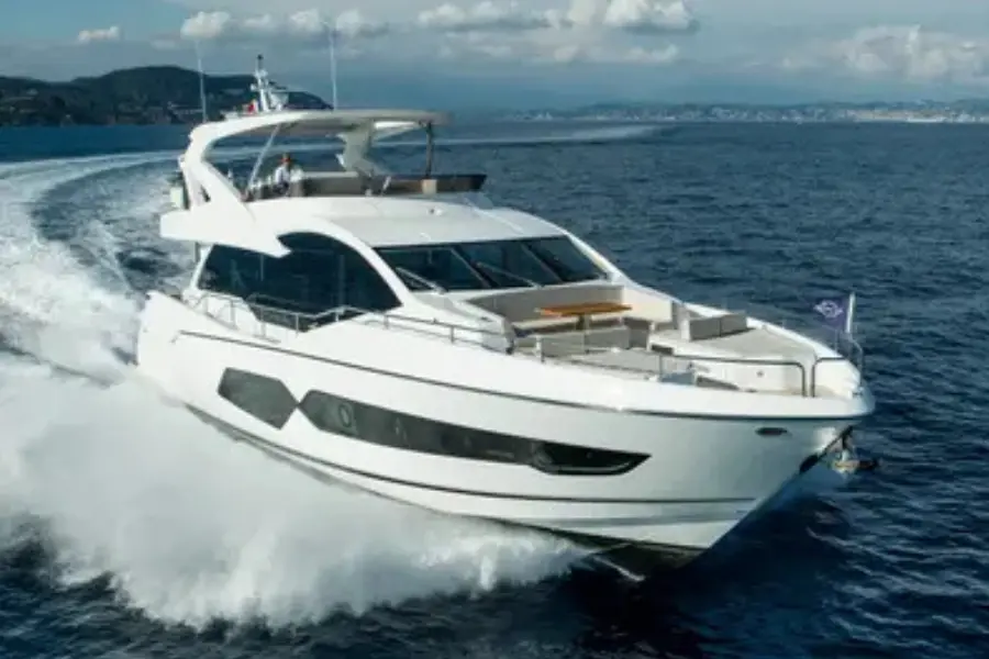 Sunseeker 76, exterior — Cannes Yachst hire, Cannes. Sunseeker 76 — 23m