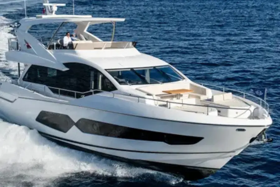 Sunseeker 76, main deck — Cannes Yachst hire, Cannes. Sunseeker 76 — 23m