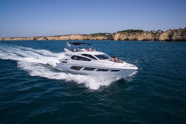 Manhattan 65 — Cannes Yachst hire, Канны