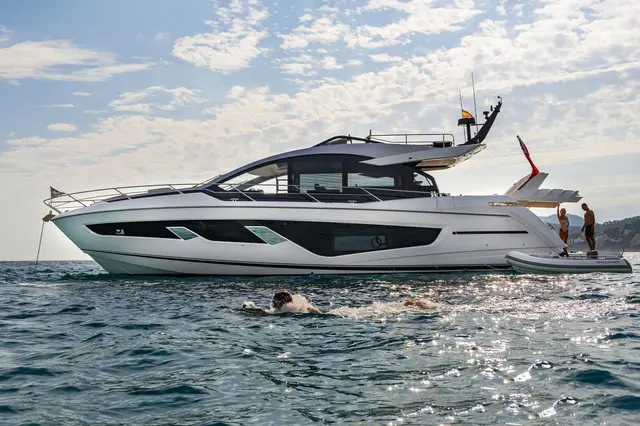 Sunseeker 65 Sport — Cannes Yachst hire, Канны