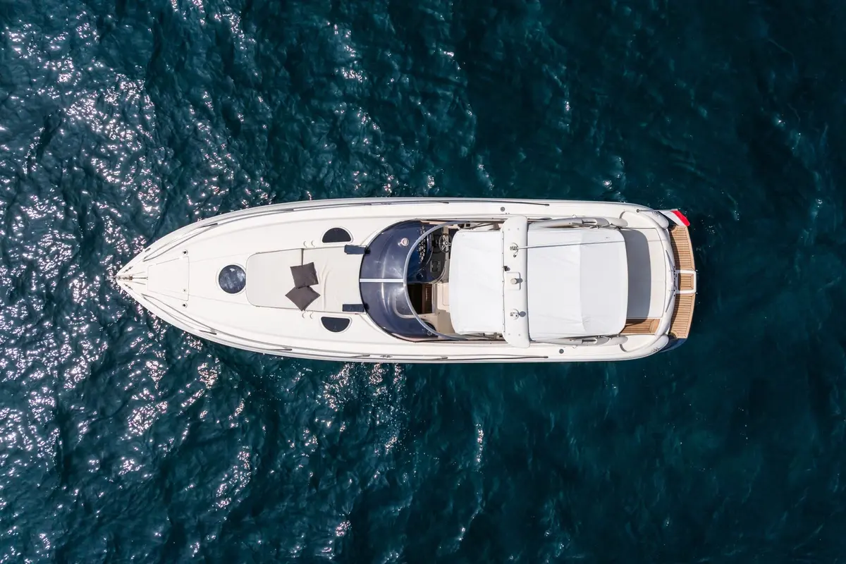 Superhawk 34, main deck — Cannes Yachst hire, Cannes. Superhawk 34 — 11m