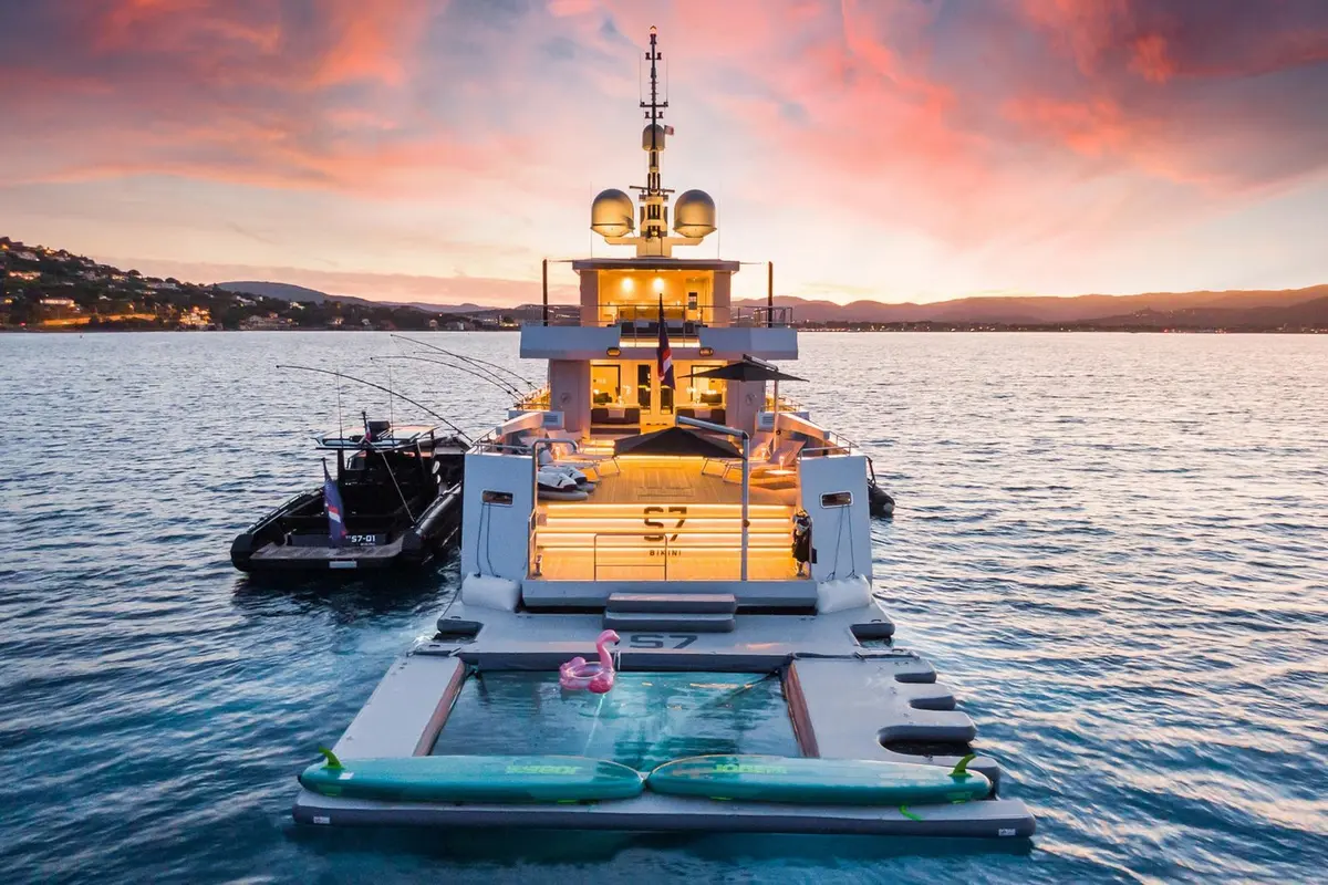 Tansu 40m, aft deck — Cannes Yachst hire, Cannes. Tansu 40m — 40m