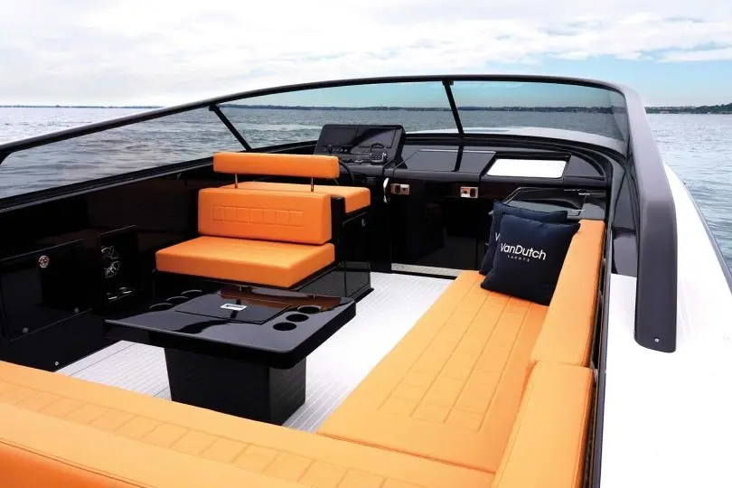 VanDutch 40, camarote principal — Cannes Yachst hire, Cannes. VanDutch 40 — 12m