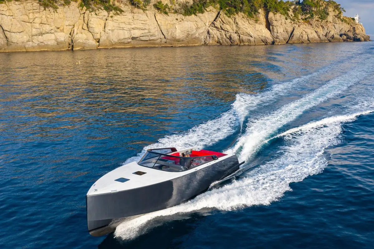 Vandutch 48, aft deck — Cannes Yachst hire, Cannes. Vandutch 48 — 15m