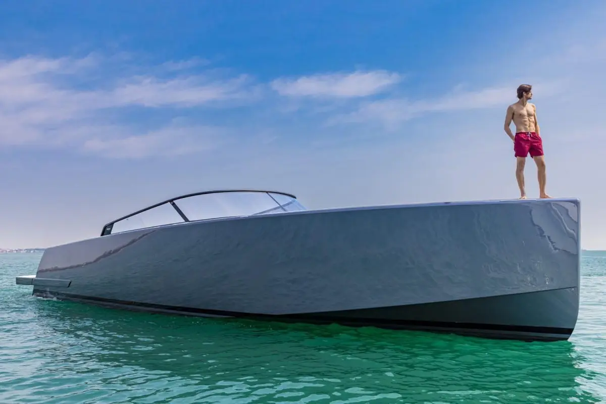 Vandutch 55, master cabin — Cannes Yachst hire, Cannes. Vandutch 55 — 16m