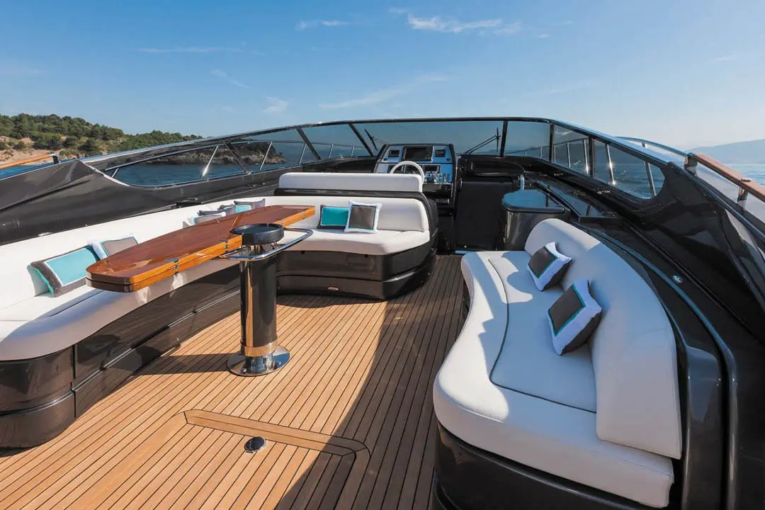 Virtus 63, salon — Cannes Yachst hire, Cannes. Virtus 63 — 19m