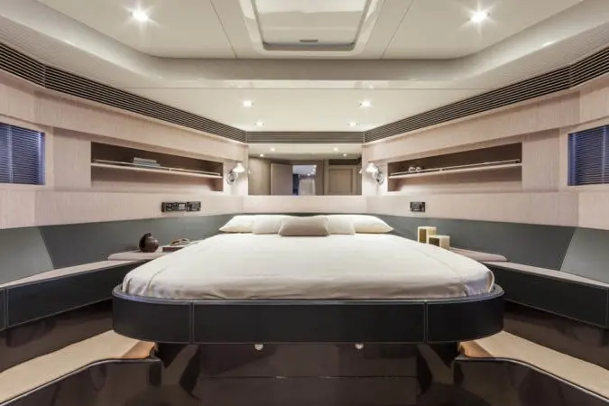 Virtus 63, master cabin — Cannes Yachst hire, Cannes. Virtus 63 — 19m