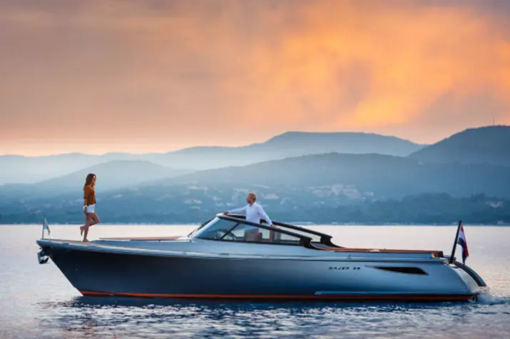 Wajer 38, внешний вид — Cannes Yachst hire, Канны. Wajer 38 — 11.3m