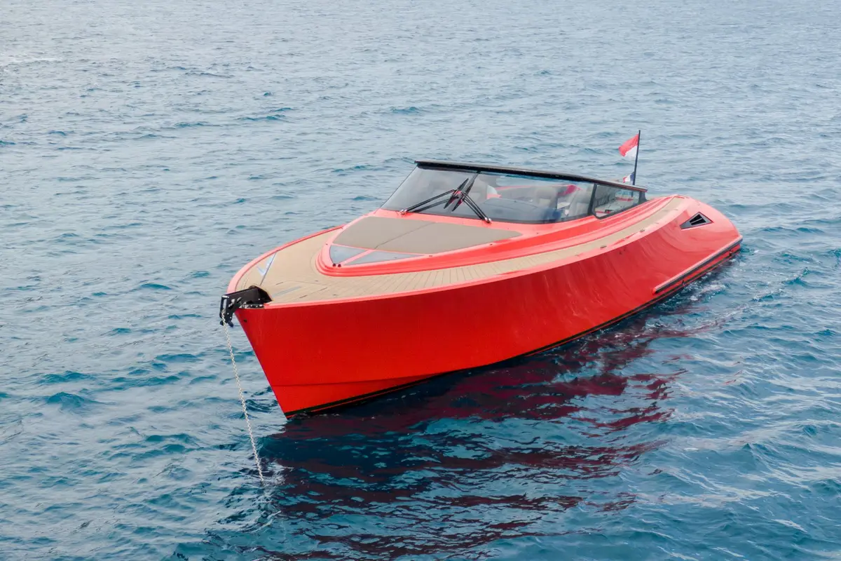 Wajer 55, кормовая палуба — Cannes Yachst hire, Канны. Wajer 55 — 16m